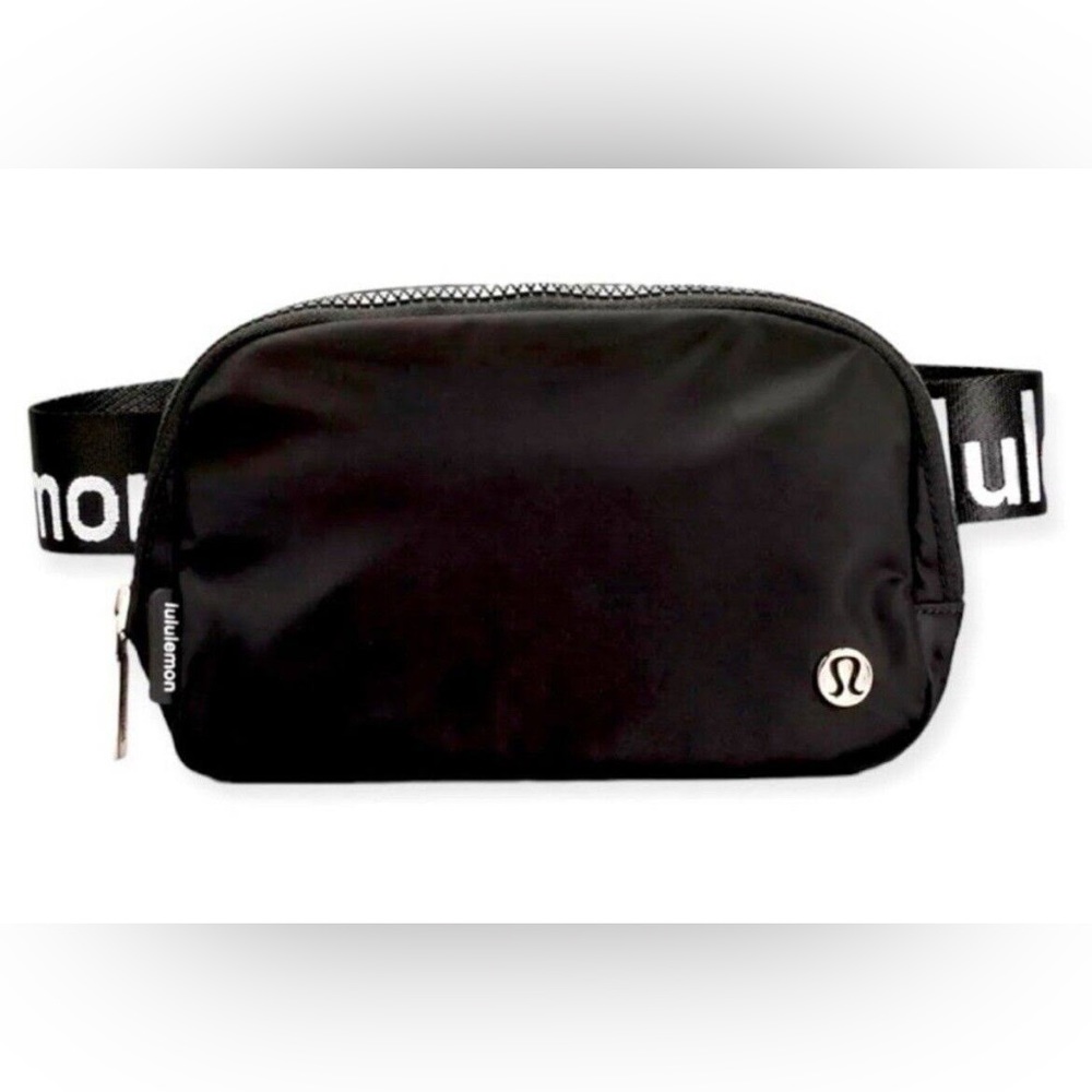 lululemon Everywhere Belt Bag (with lettering!)